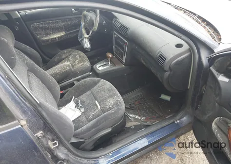 2000 Volkswagen Passat Gls V6 из США, поврежденный, VIN WVWND23B3YE334136